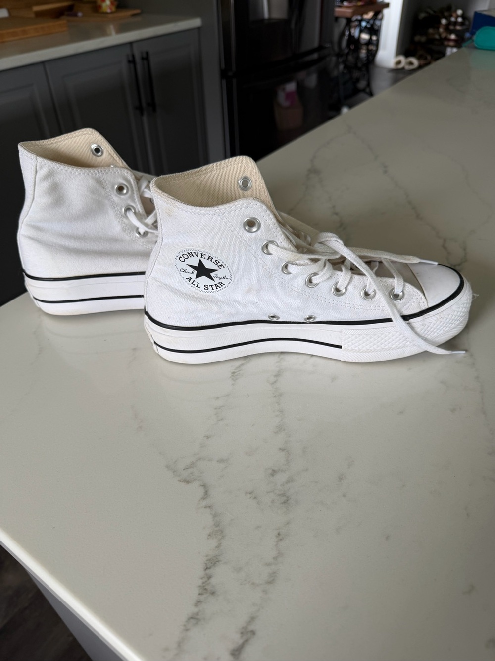 Converse Chuck Taylor All Star High Top Sneakers - White platform size 7.5